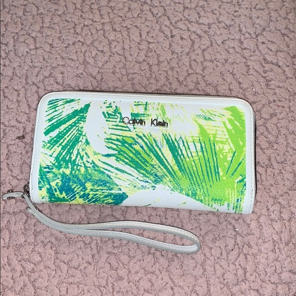 Calvin Klein Handbags - Super trendy Calvin Klein wallet with wristlet!